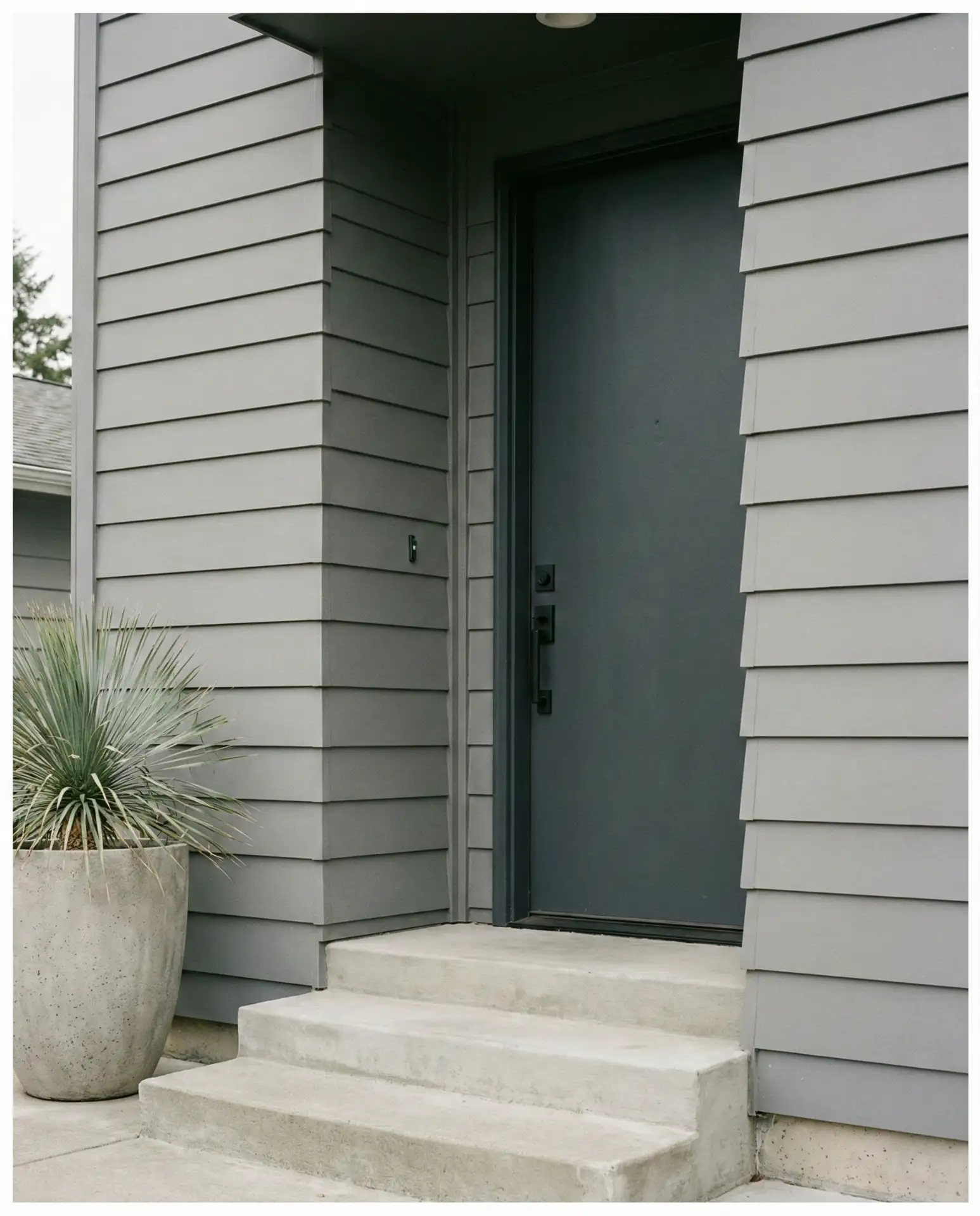 Charcoal Gray for Modern Gray Siding 1