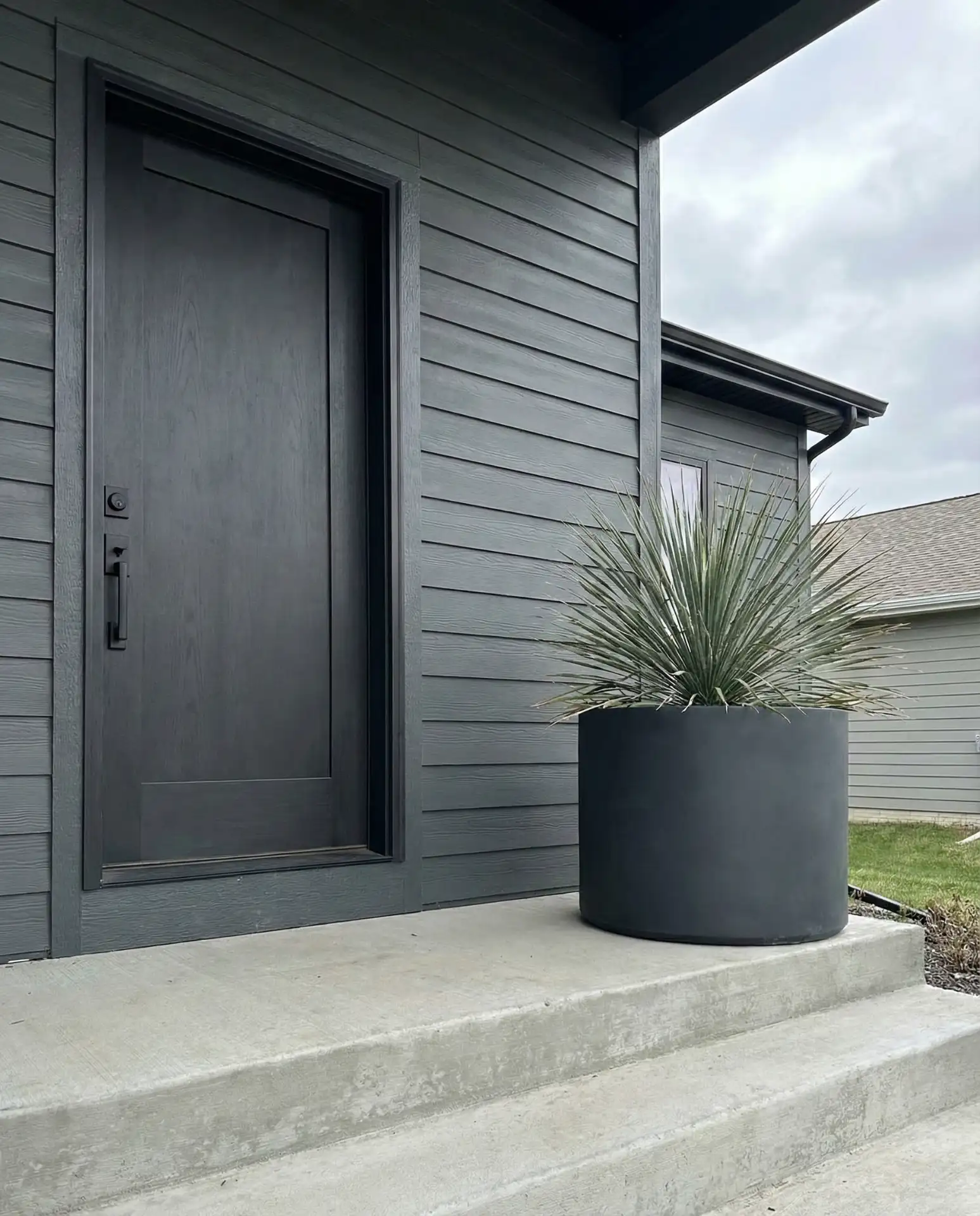 Charcoal Gray for Modern Gray Siding 2
