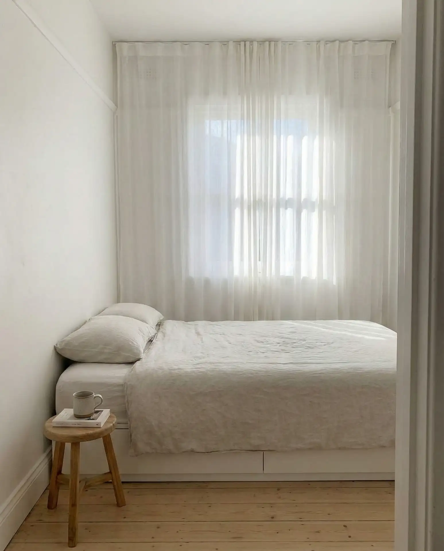 Monochromatic Color Schemes for Visual Calm 2