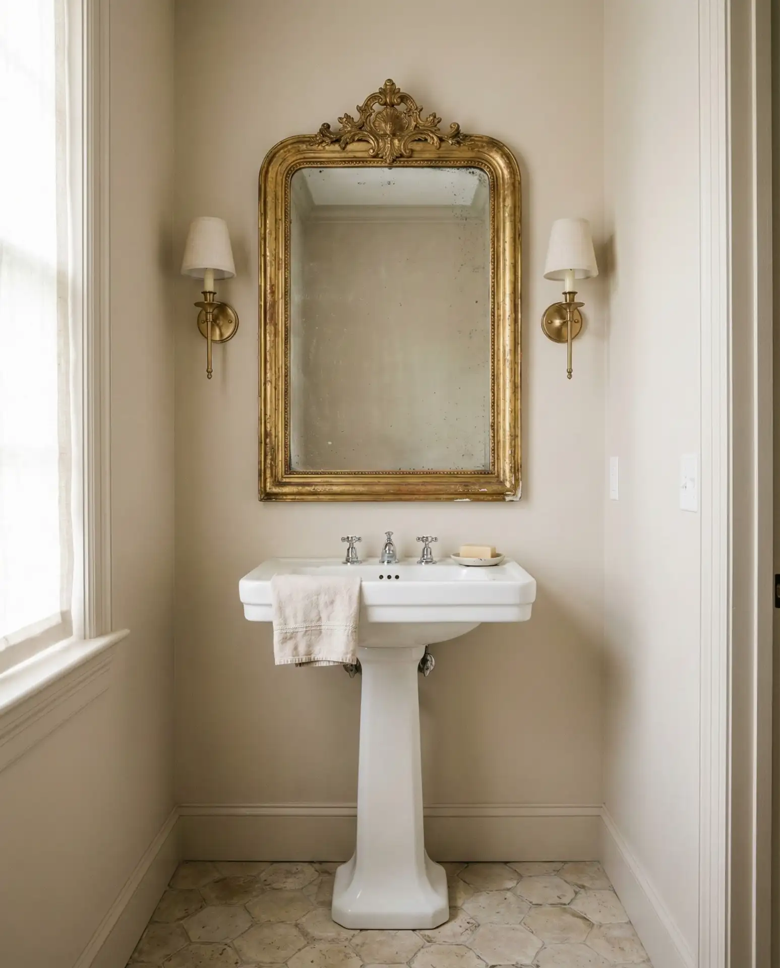 Pedestal Sink with Vintage Mirror 1
