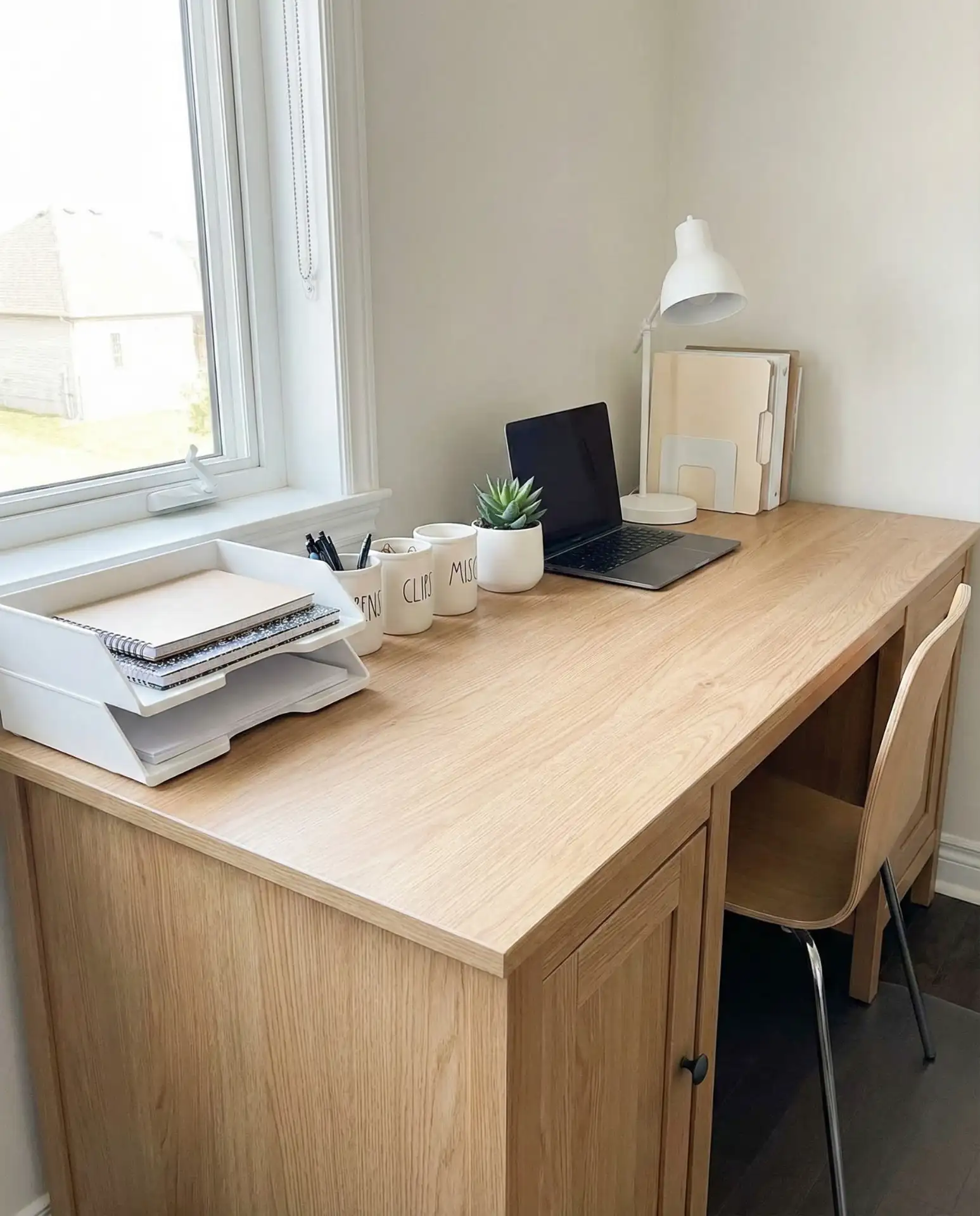 Simple Modern Desk Organization 2