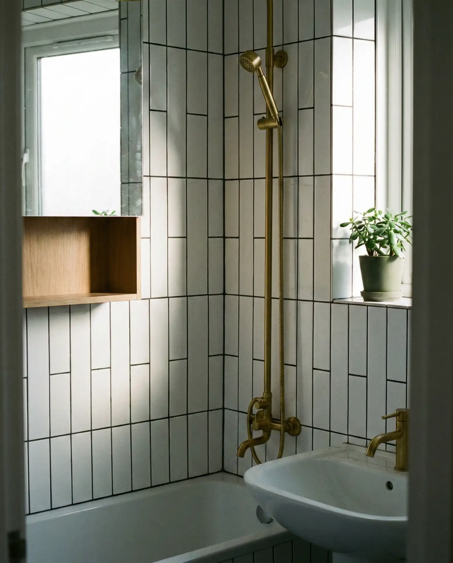 Vertical Subway Tiles for Height Illusion 1