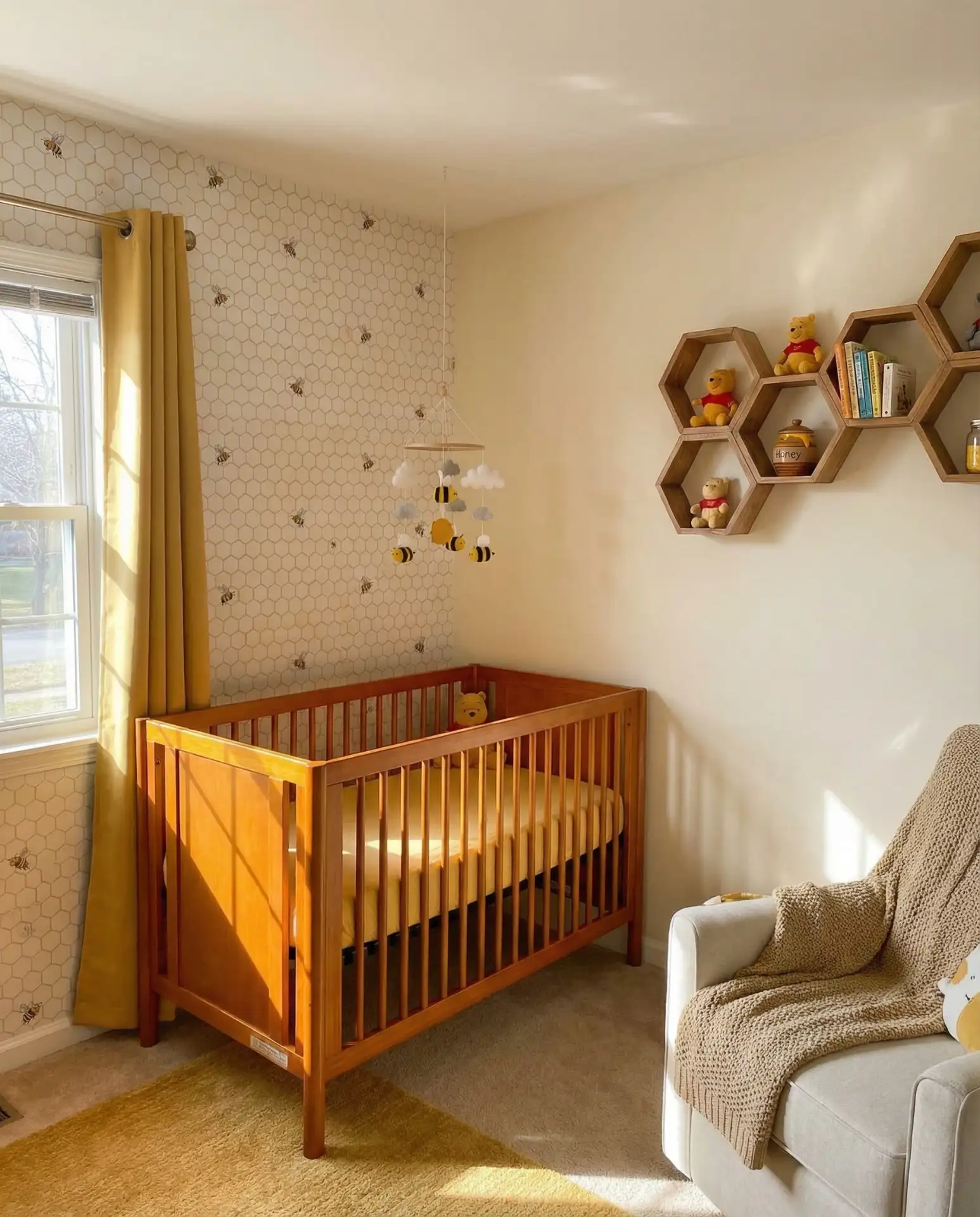 Winnie the Pooh Baby with Honeycomb Details 2