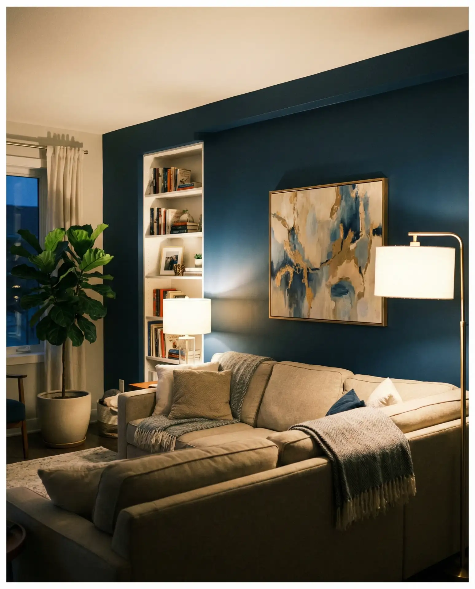 Benjamin-Moore-Hale-Navy-on-One-Wall 2