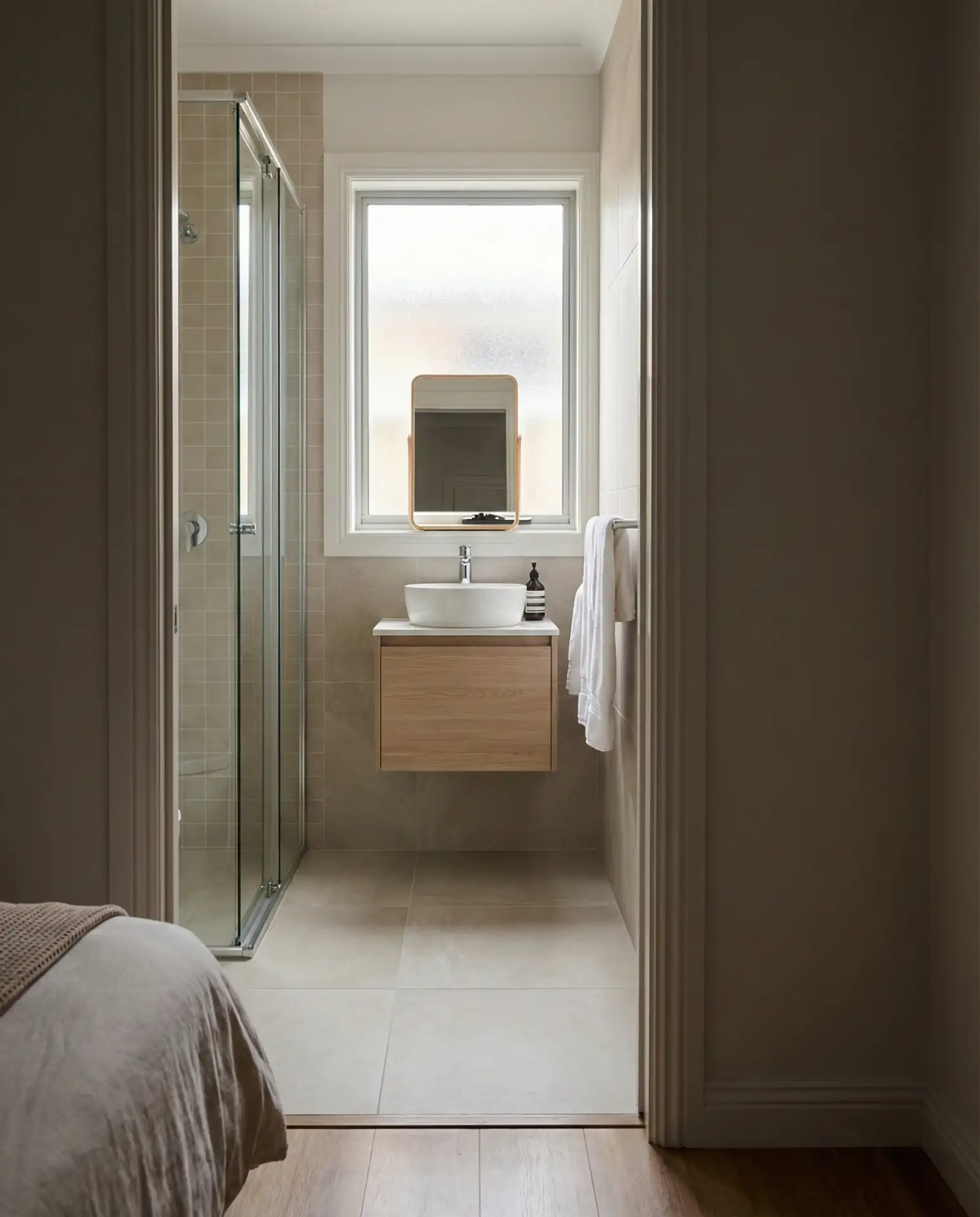 Compact Ensuite Bathroom Layout 1