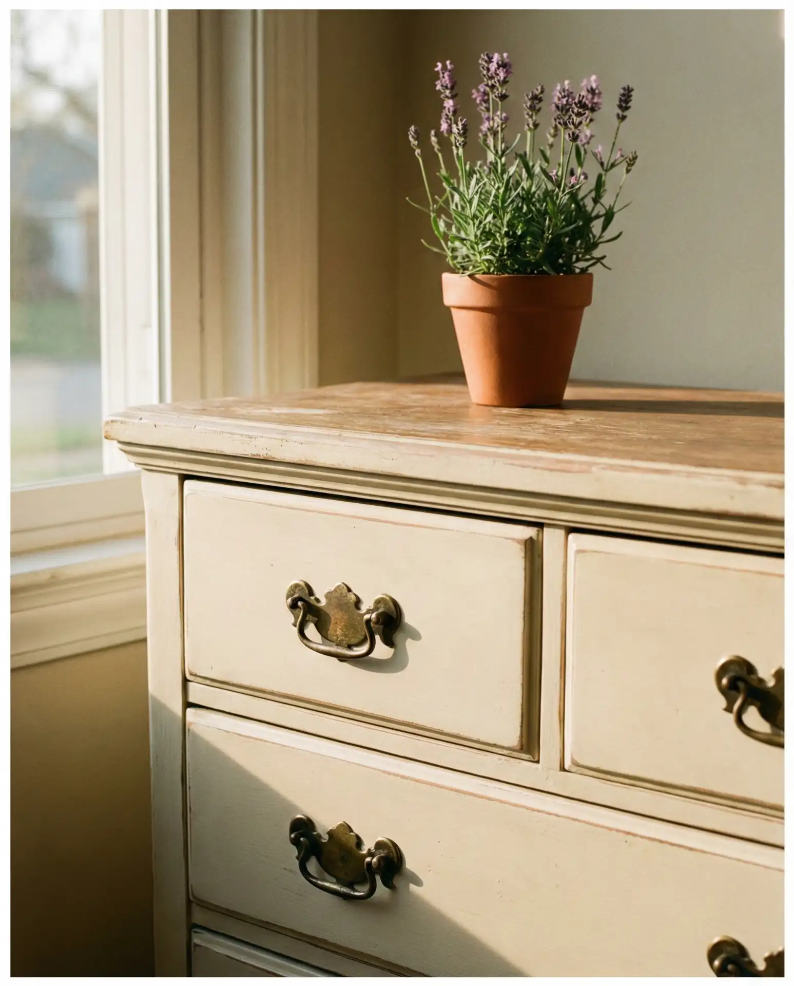 DIY Painted Furniture Accent Pieces 2