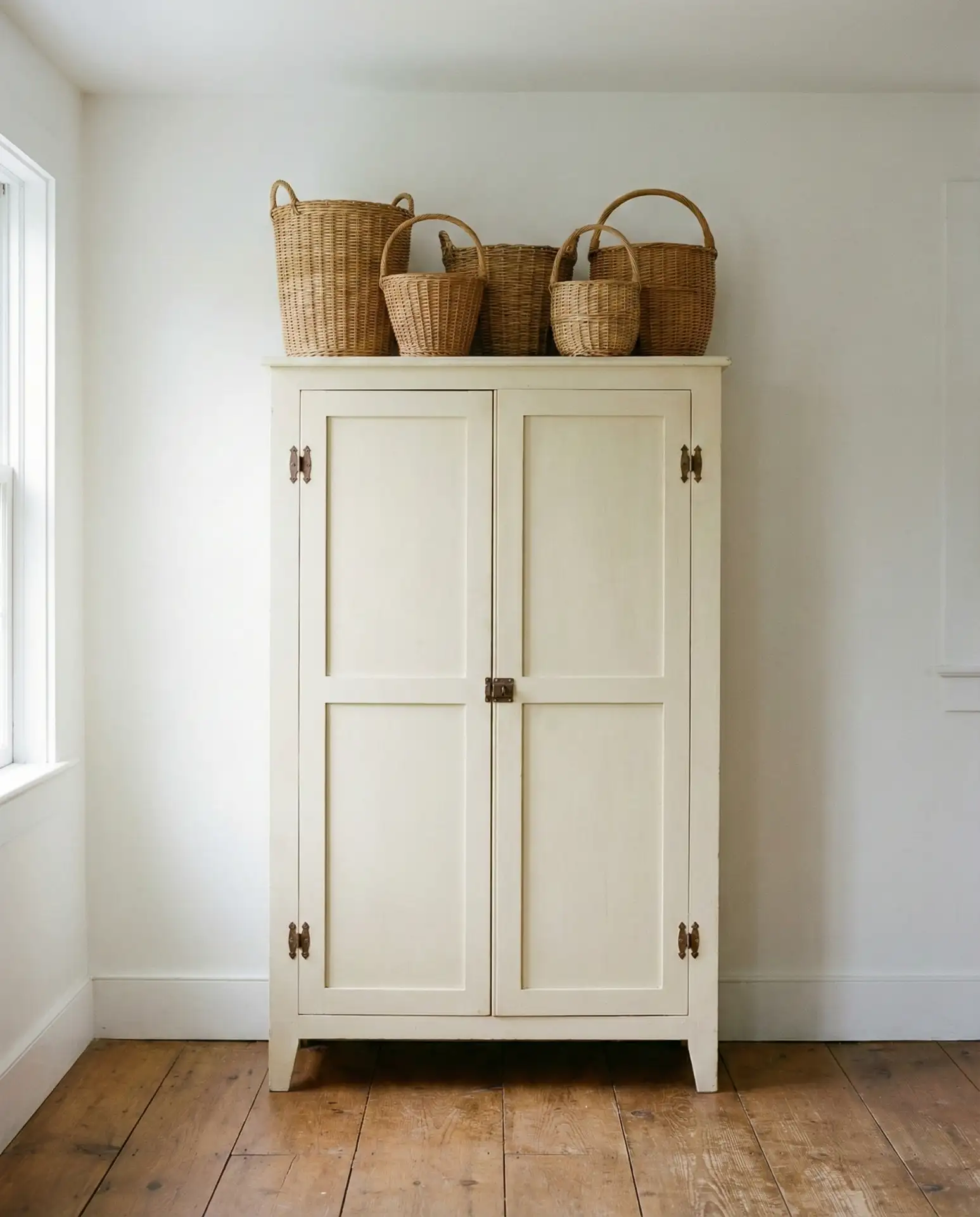 Freestanding Farmhouse Pantry in Cream 1