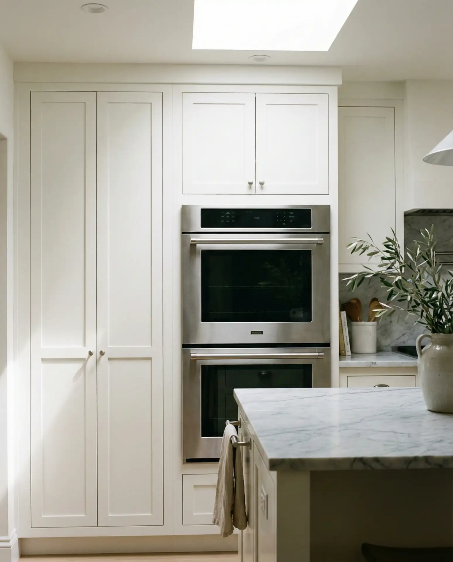 Kitchen Layout with Double Oven 1