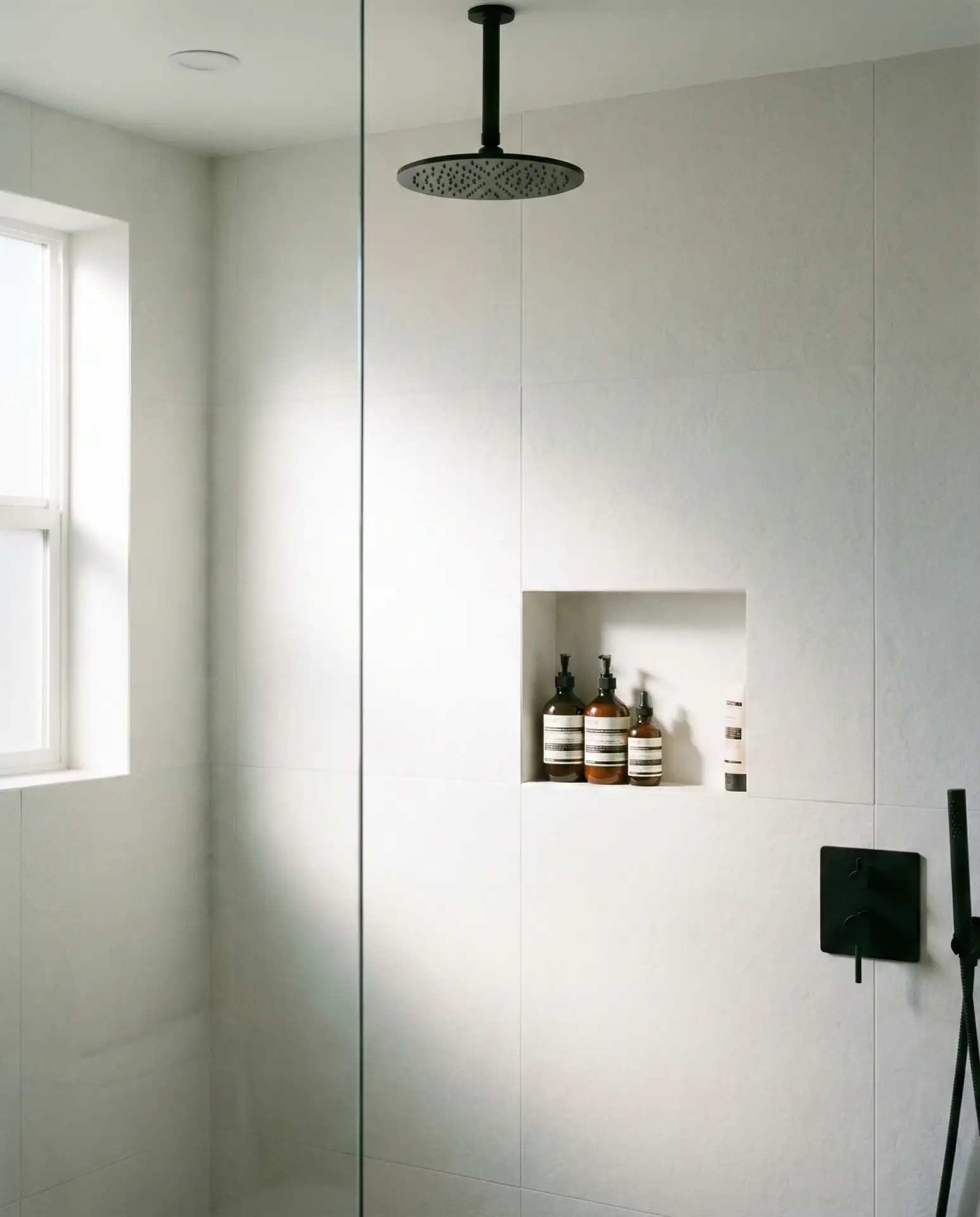 Large-Format Tile for Seamless Look 1