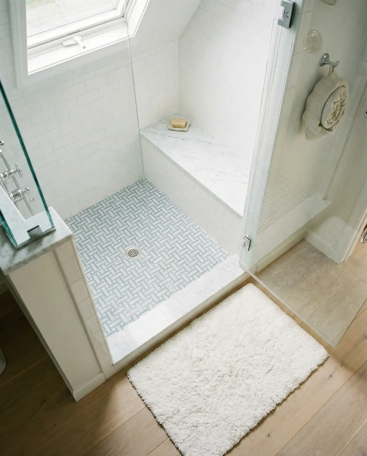 Bench-Lined Small Full Bathroom Shower in Blue 2