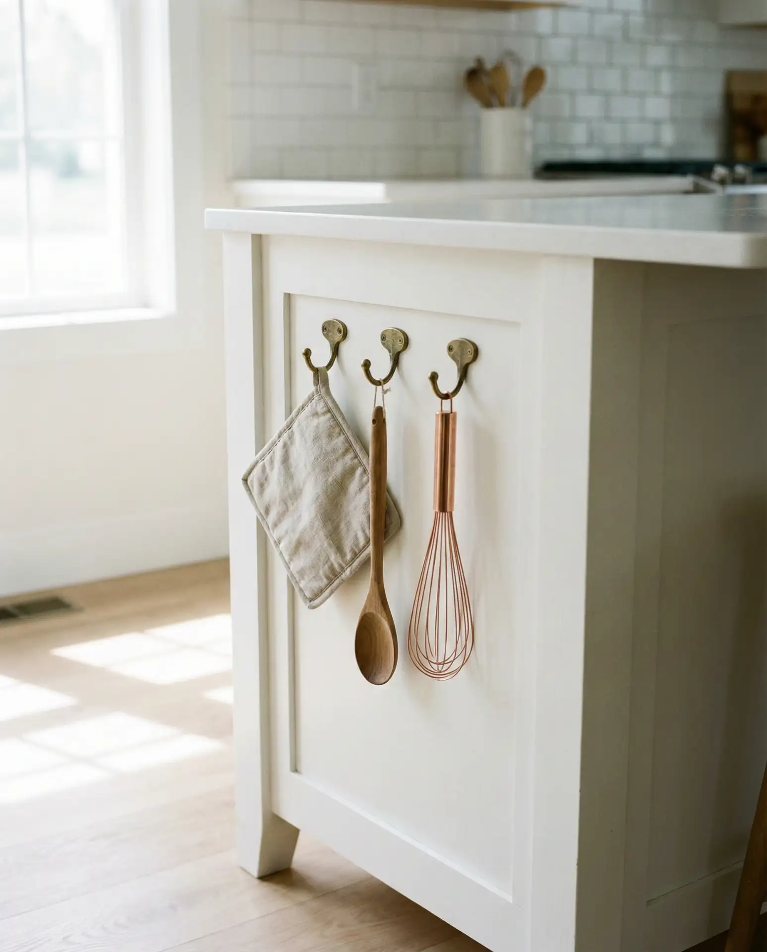 Side-of-Cabinet Storage Hooks 1