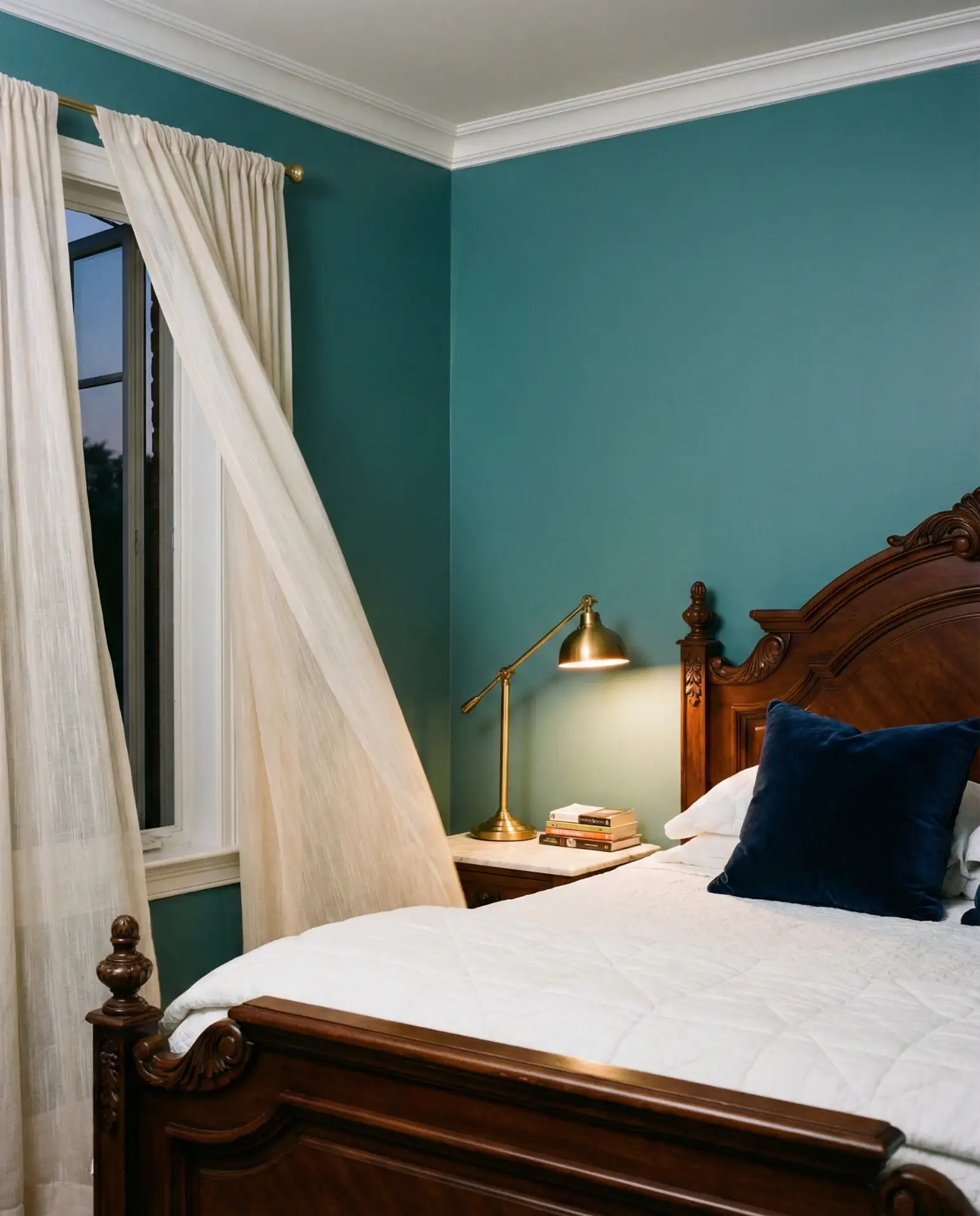 The Romantic Blue Bedroom Escape 1