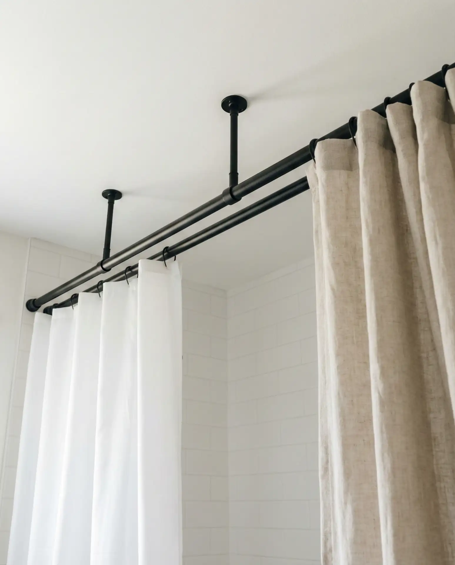 Tub-to-Shower Conversion in a 4x6 Space with a Curtain 1