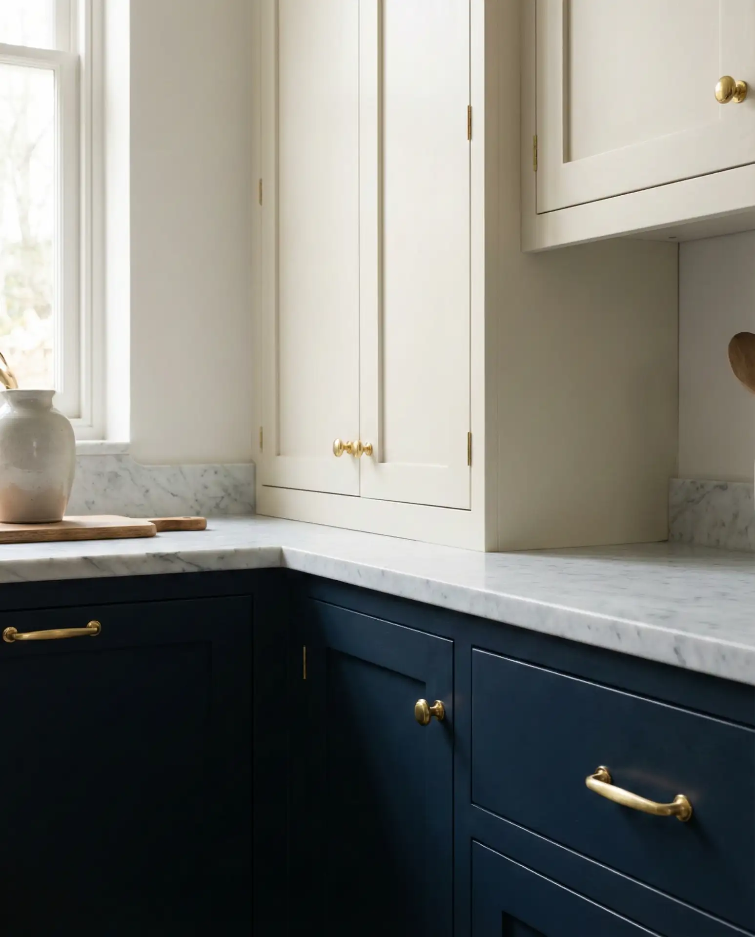 Two-Tone-Elegance-with-Navy-and-Cream 2