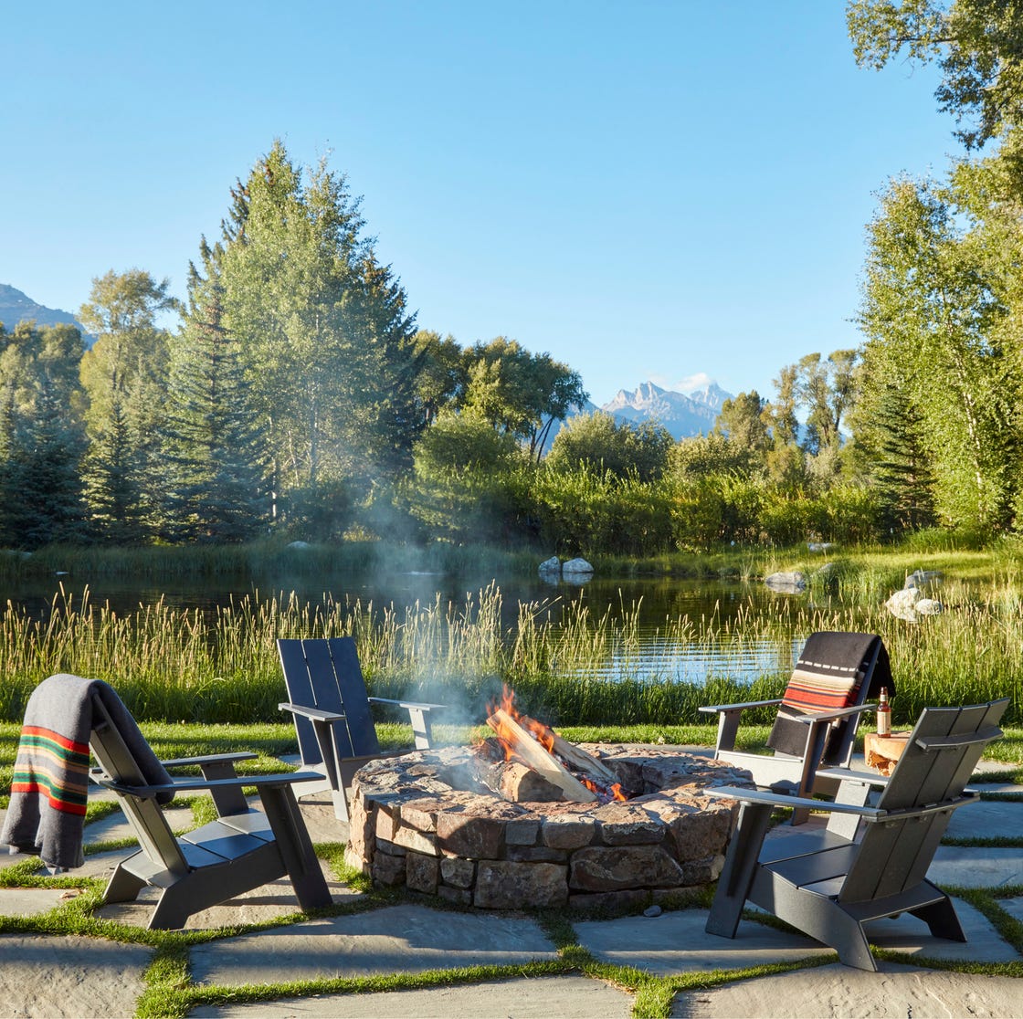 18 Fire Pit Ideas to Cozy Up Your Backyard