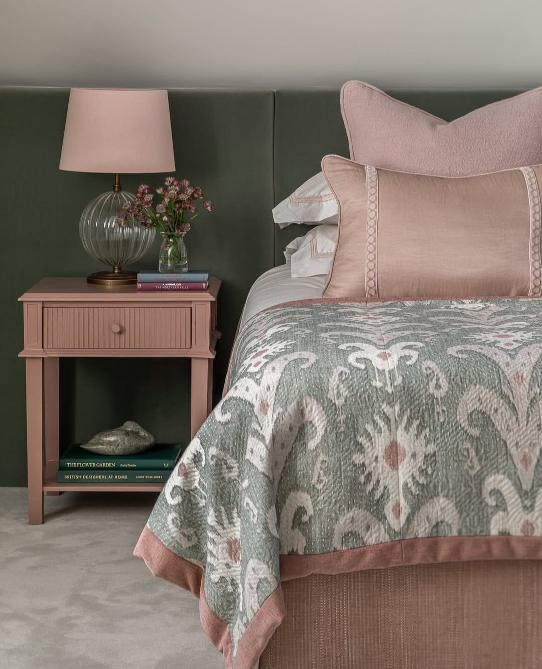23 Pink and Grey Bedroom Ideas For Adults