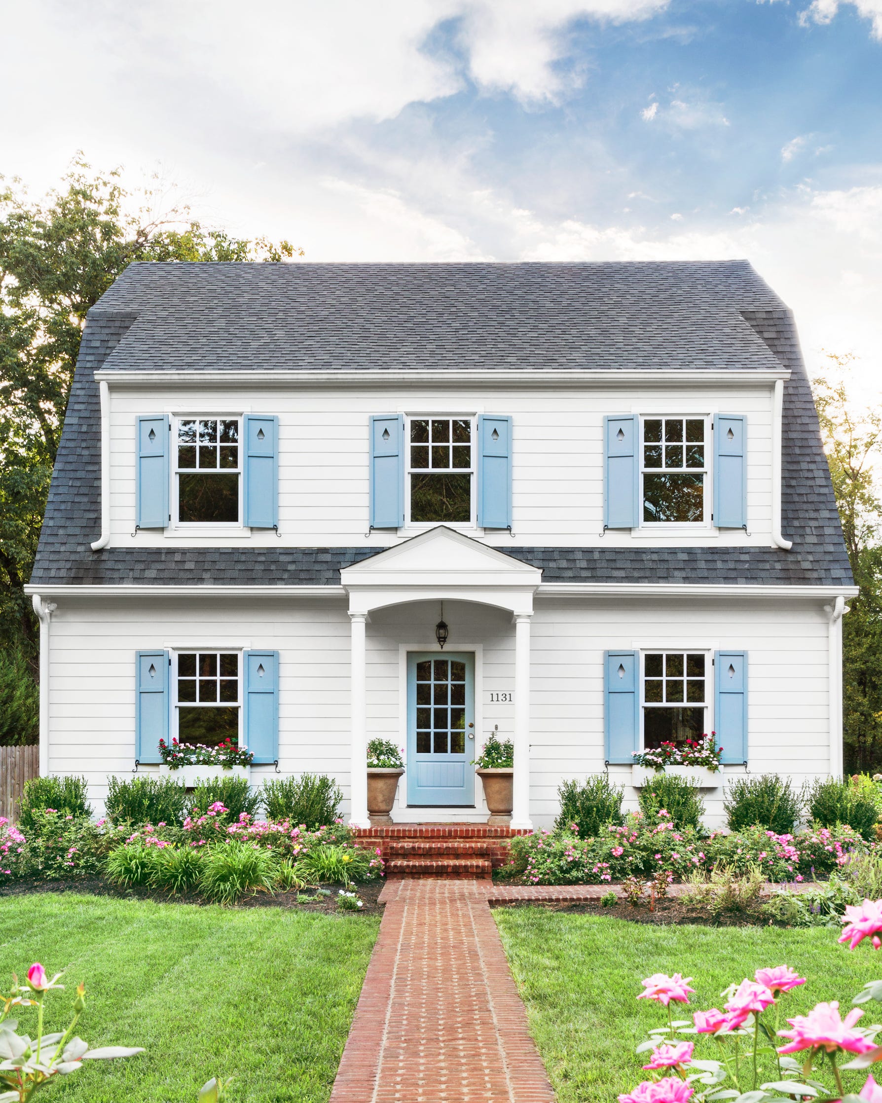 49 Charming Front Door Colors That Welcome Guests Into Your Home