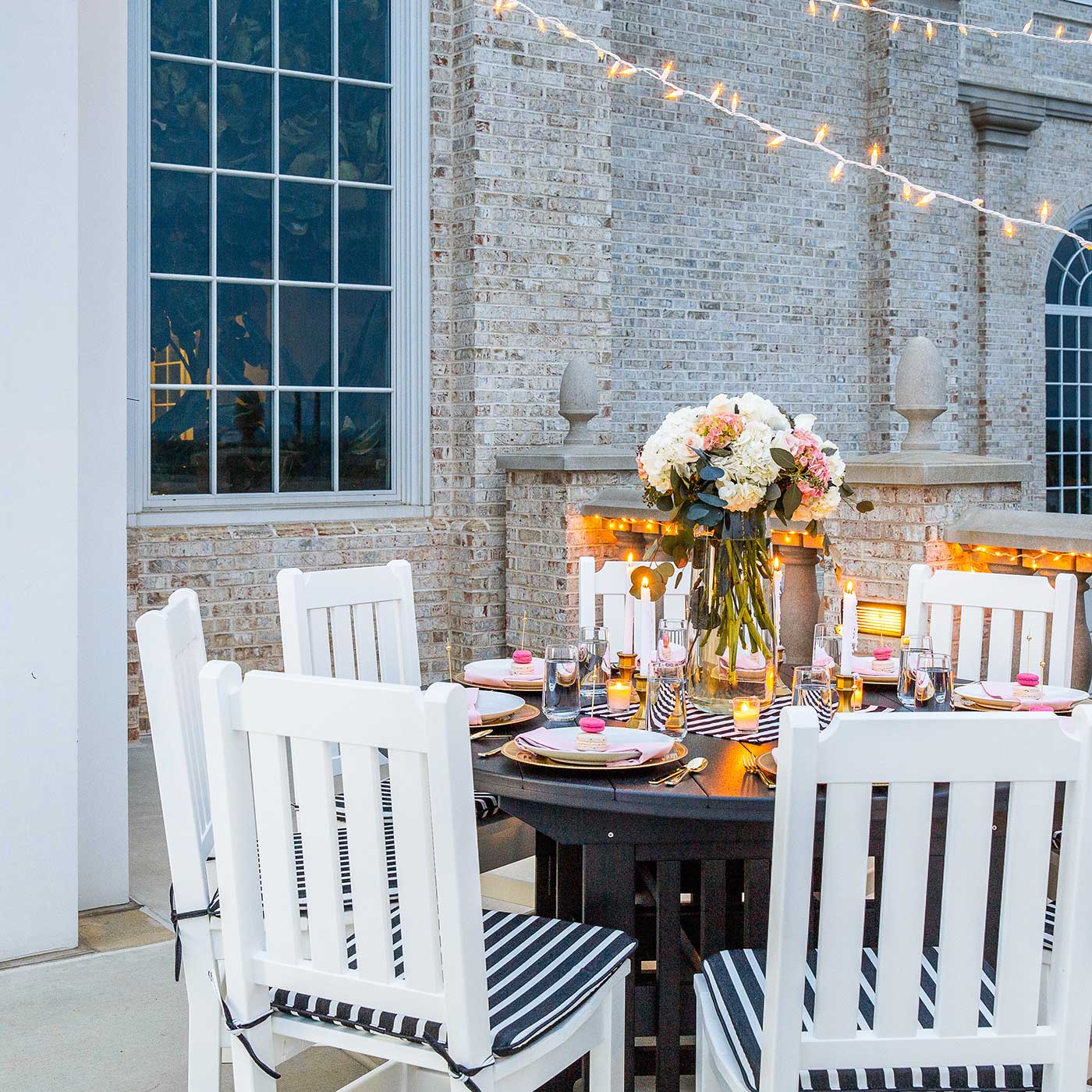 Amish Keystone 60' Round Patio Dining Table Set for 8