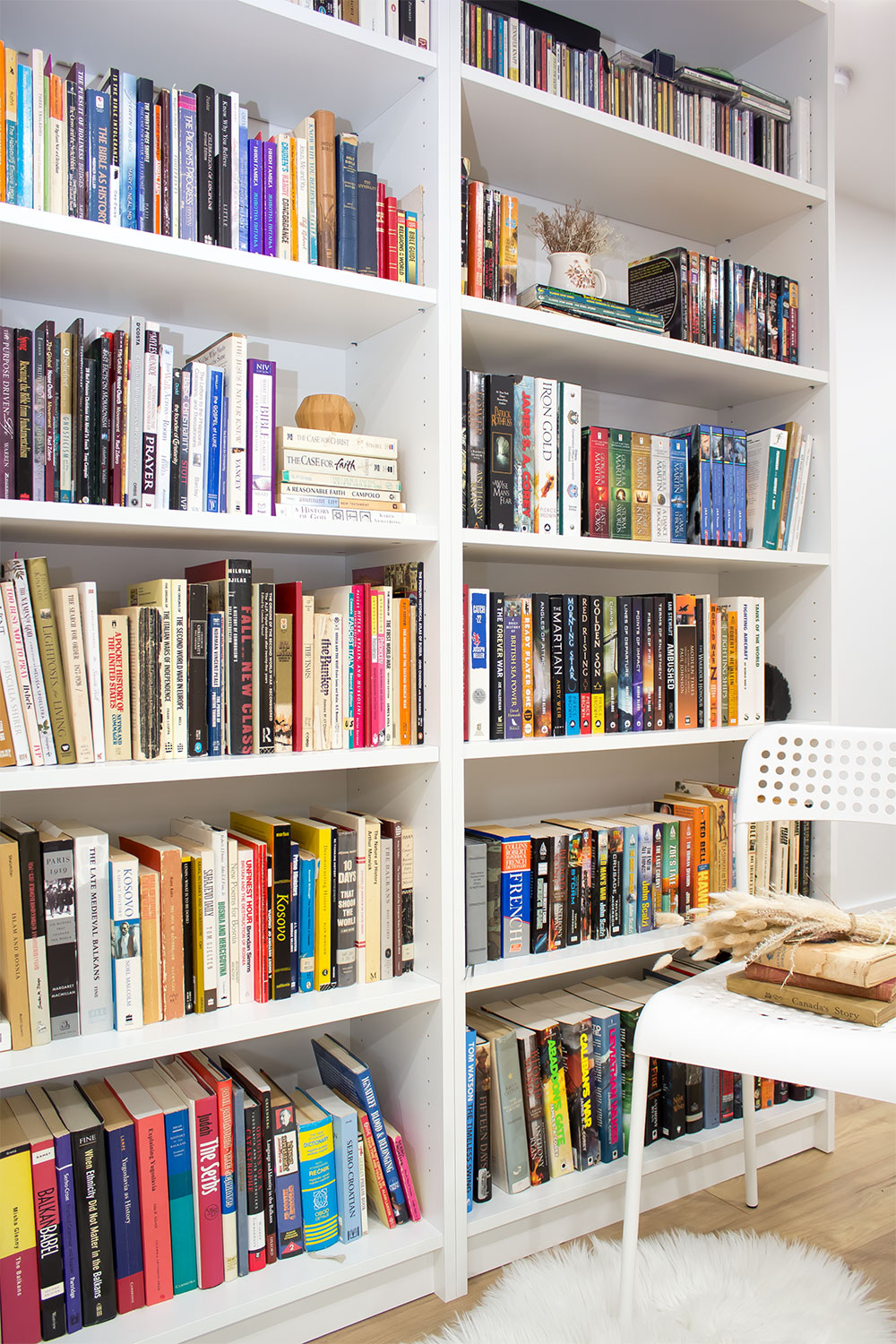 Bookshelf Styling When You Have a Lot of Books - A Pretty Fix