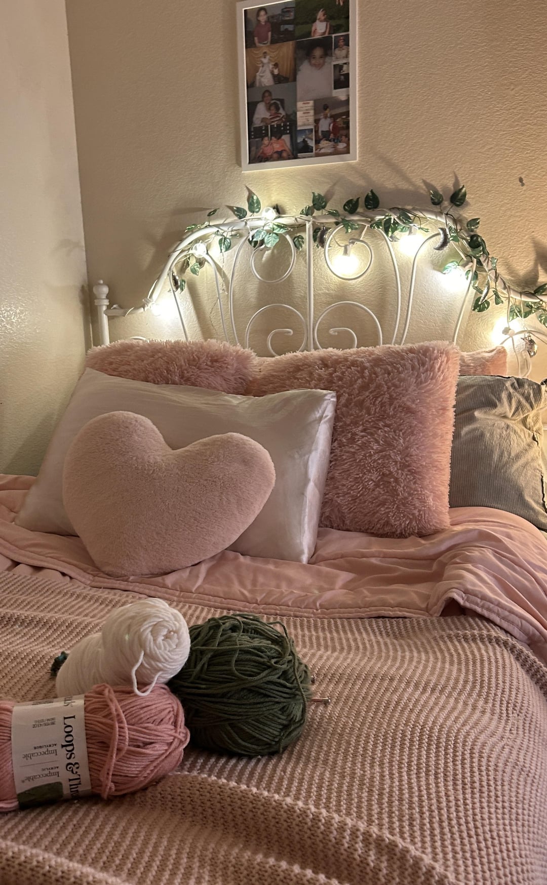 Green and pink??? : r/femalelivingspace