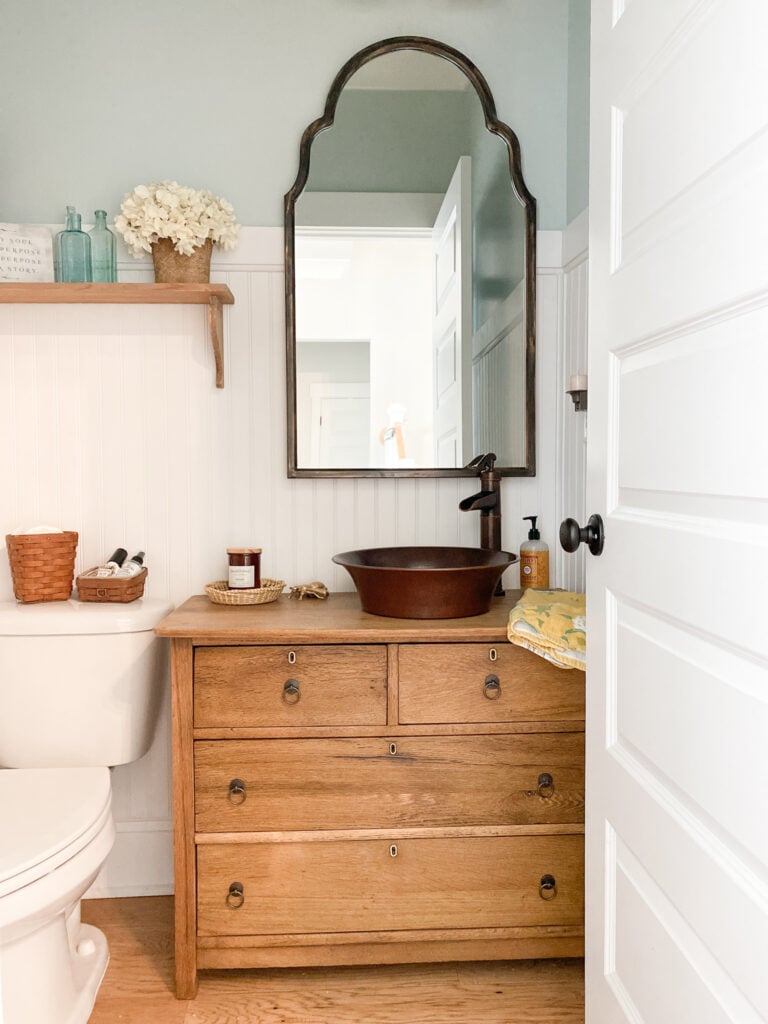 How I created a vintage inspired modern farmhouse powder room