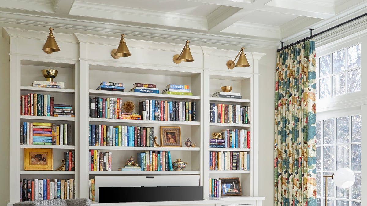 How to Organize Your Bookshelves, According to Interior Designers