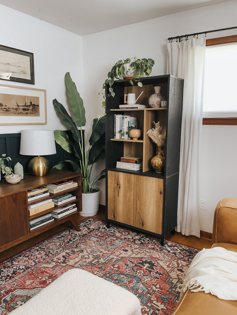 How To Style A Tall Skinny Bookshelf - Dream Green DIY