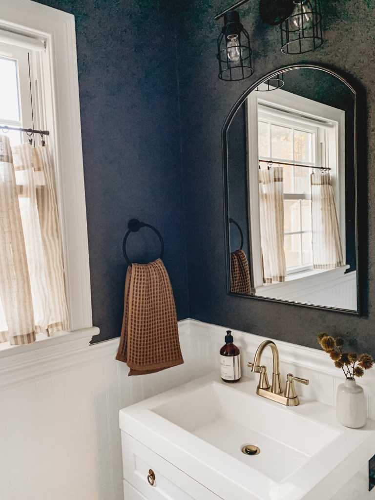 Powder Room Makeover – Three Daughters Home