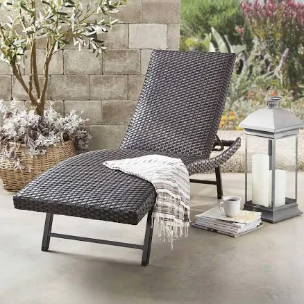 Member's Mark Padded Wicker Chaise Lo...