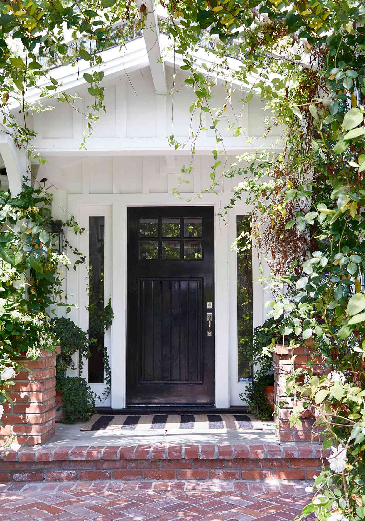 The Best Front Door Colors to Upgrade Your Home's Exterior