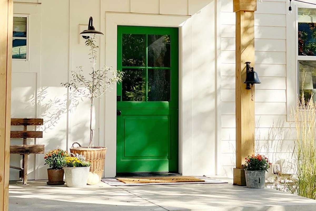 The Best Front Door Paint Colors for a Beautiful First Impression