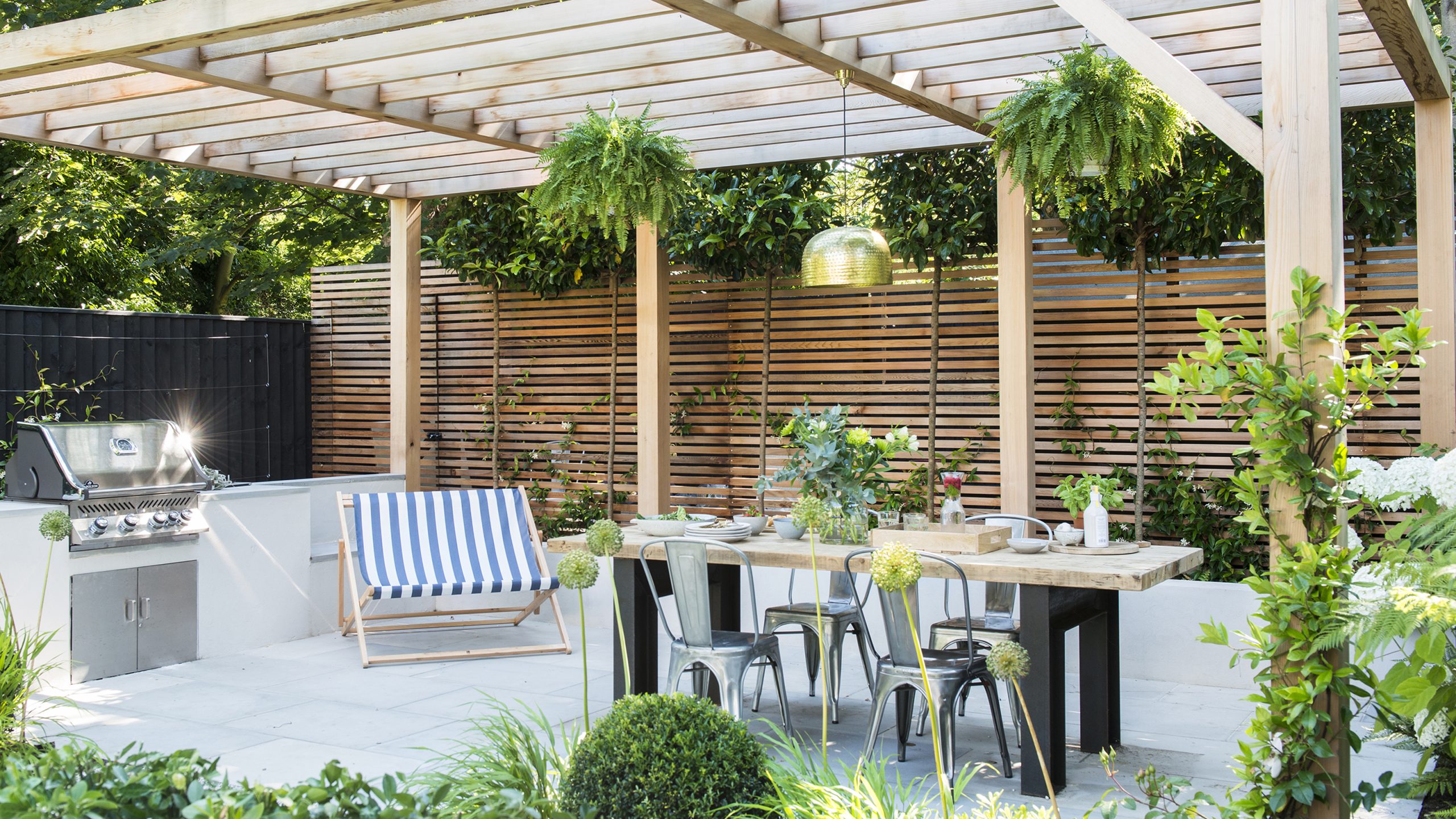 10 Wooden Slat Ideas – The Garden Trend You Can't Ignore | Gardening Know How