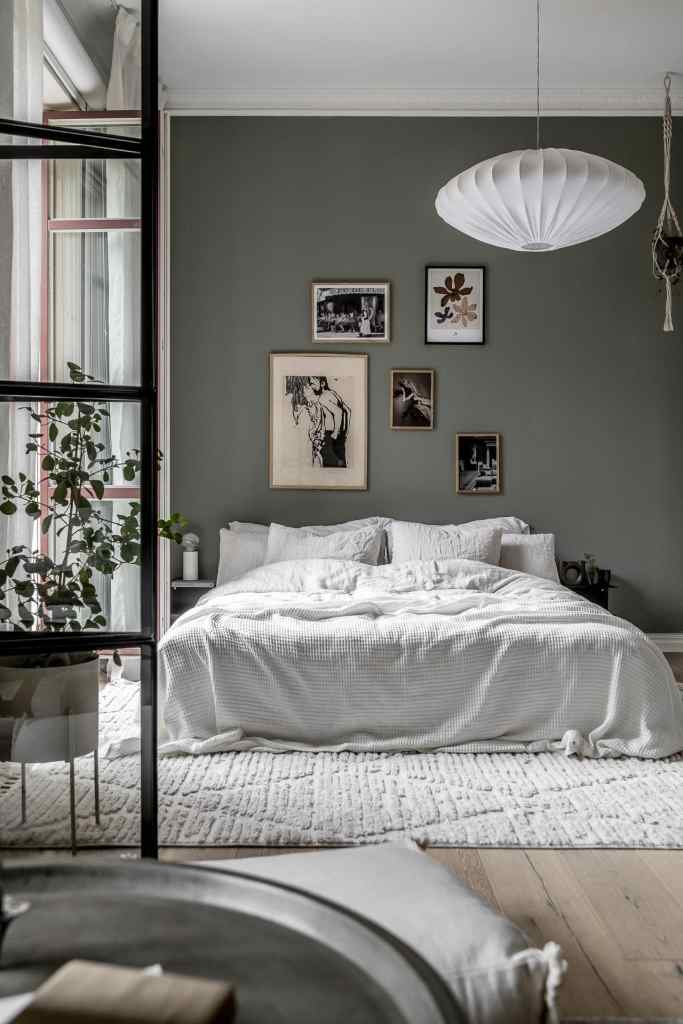17 bedroom gallery wall ideas to create a unique aesthetic - COCO LAPINE DESIGNCOCO LAPINE DESIGN