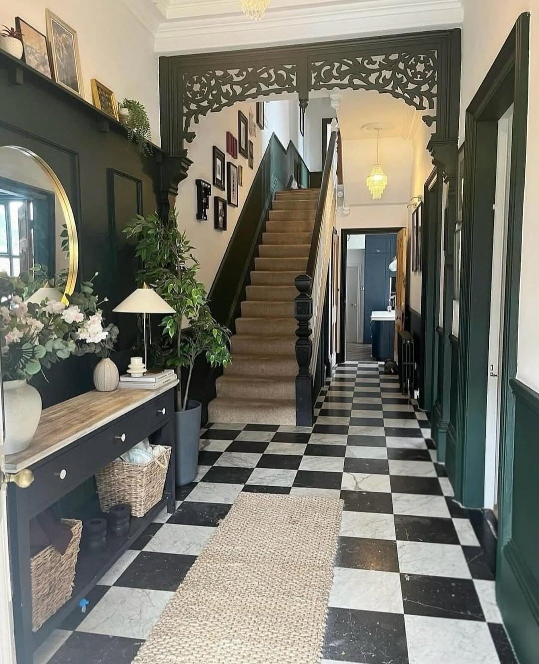 19 Stunning Dark Green Hallway Ideas For Instant WOW Factor