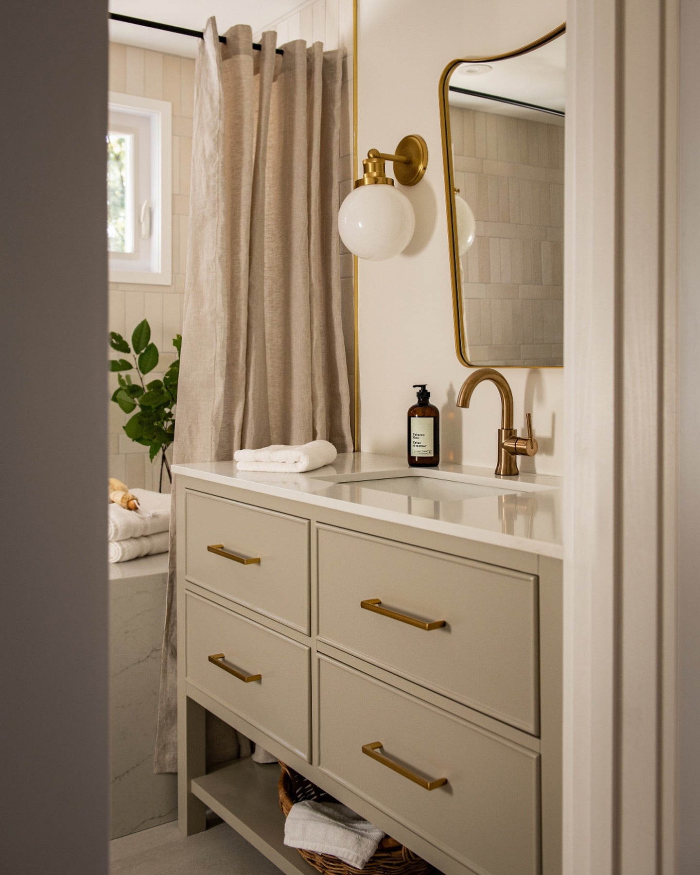 22 Clever Small Bathroom Storage Ideas to Instantly Create More Space