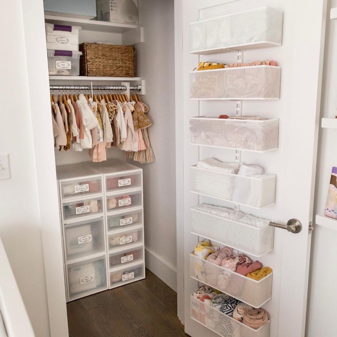 23 Tips to Organize a Small Closet With Lots of Clothes