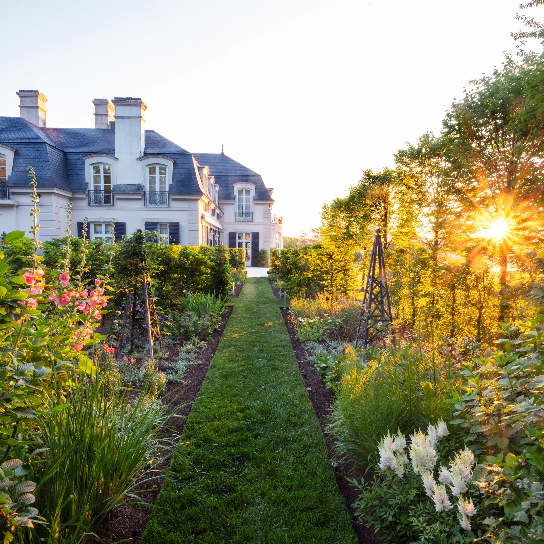 27 Beautiful French Garden Ideas to Inspire You in 2024