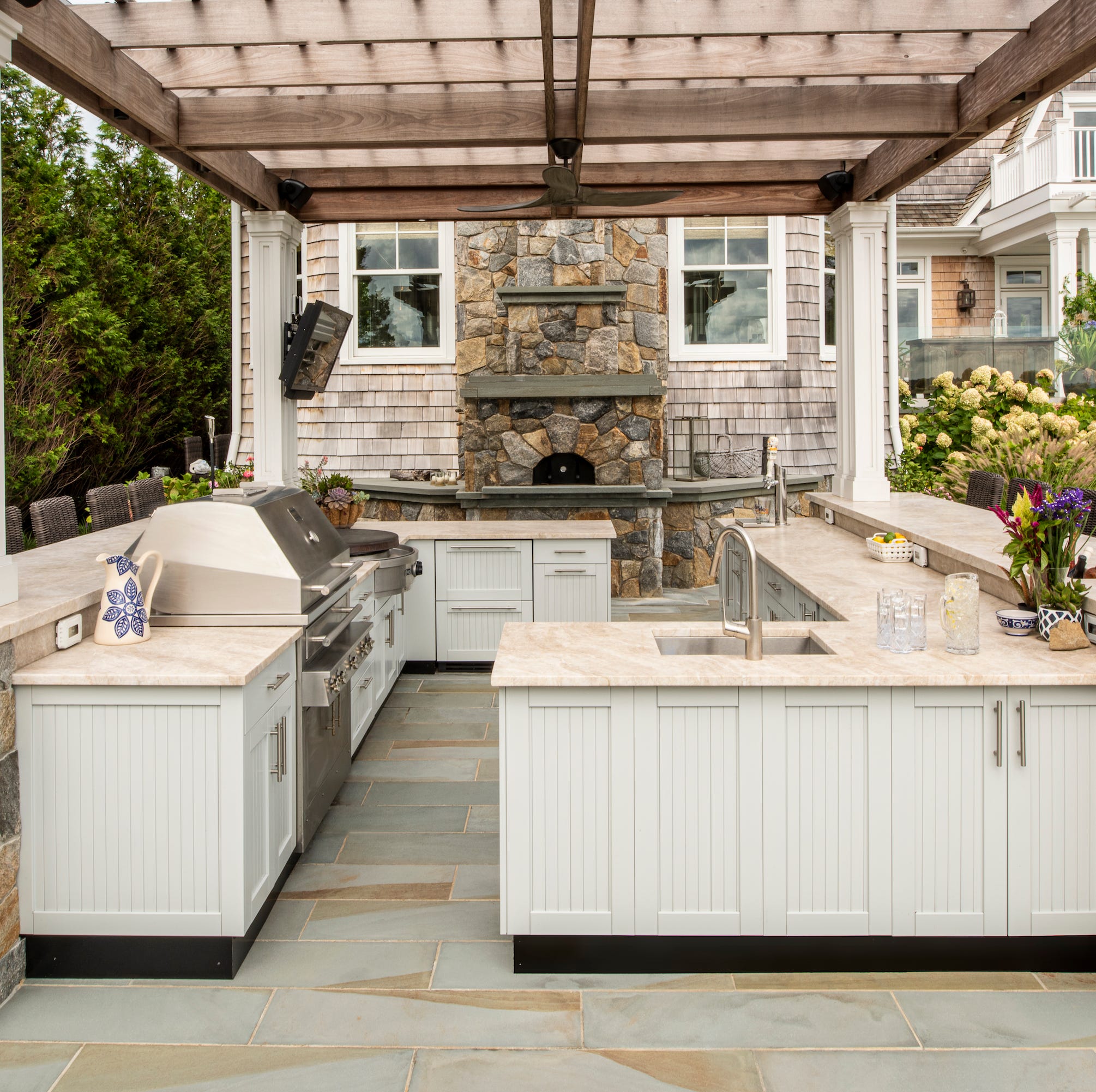 30 Best Outdoor Kitchen Ideas for Entertaining All Year Long