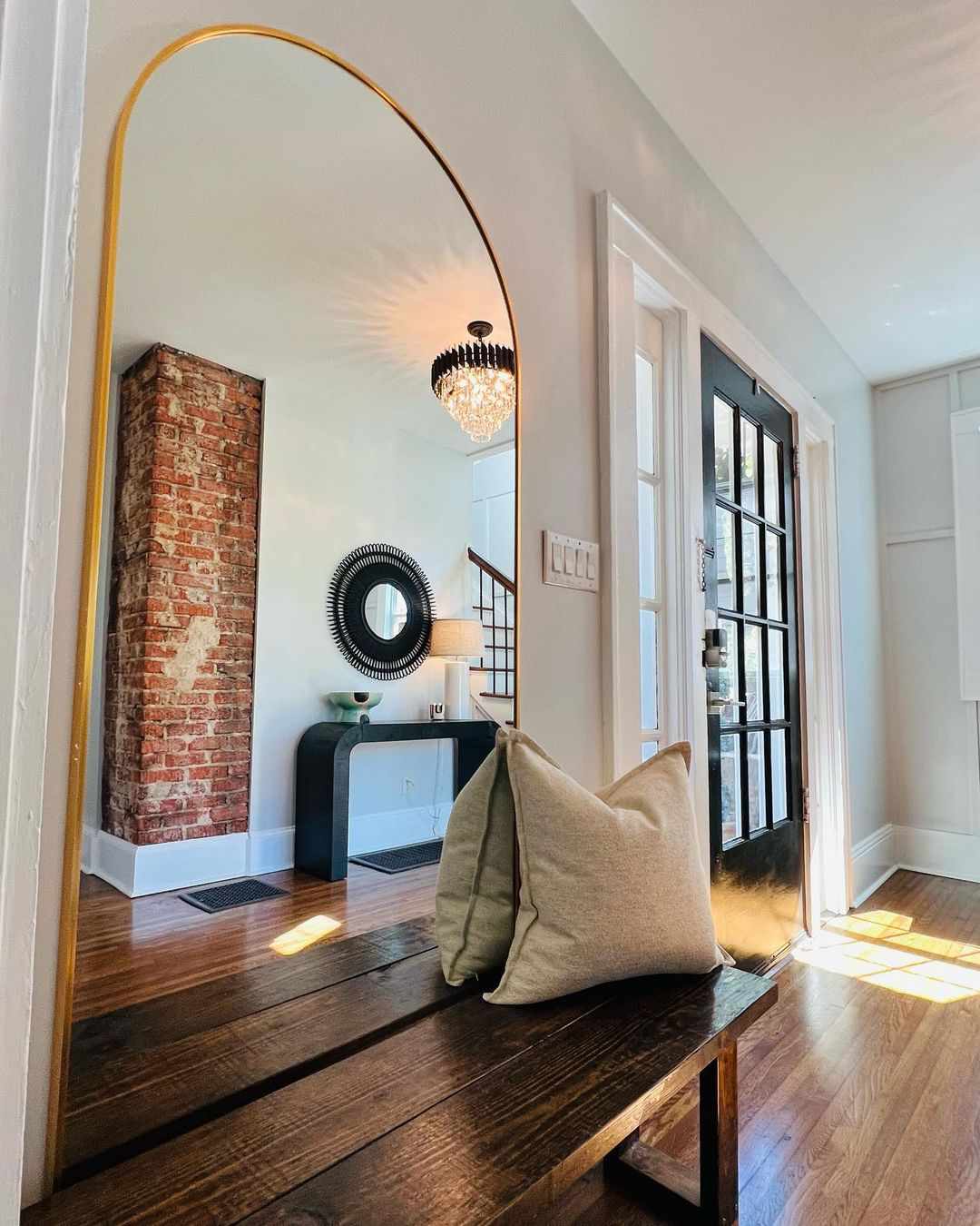 51 Entryway Mirror Ideas to Enlarge Your Space