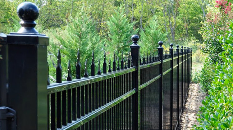 Aluminum Residential & Commercial Fencing