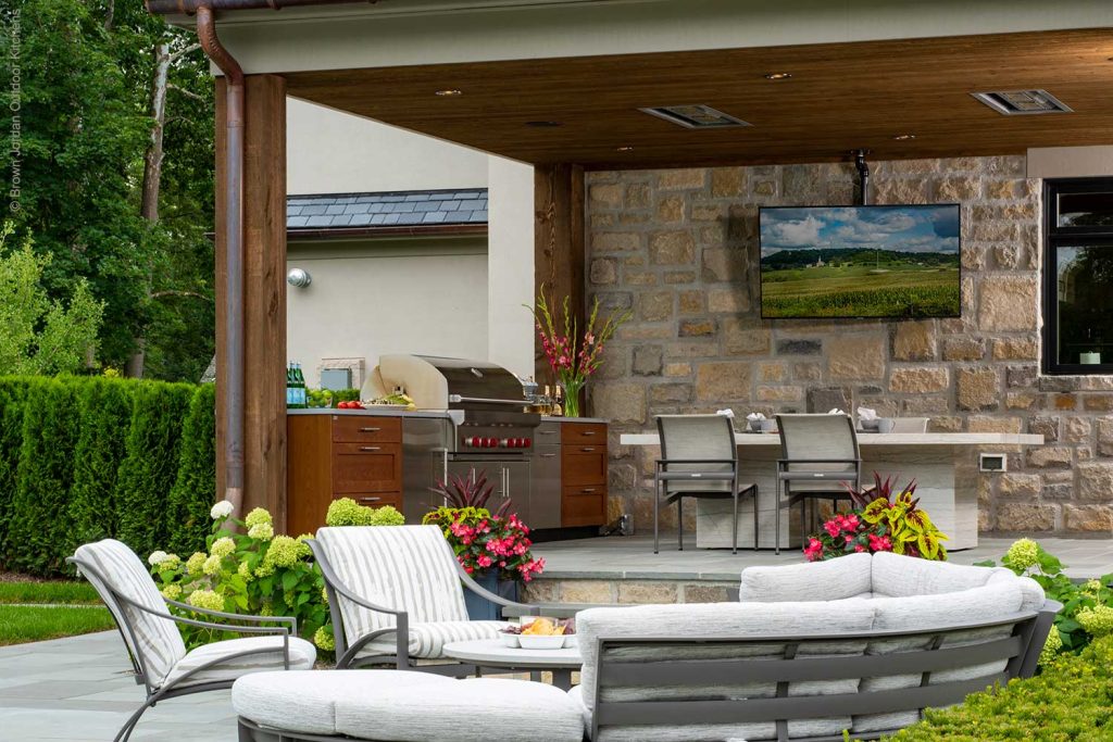 Designing The Perfect Outdoor Kitchen For Your Backyard - TW Ellis