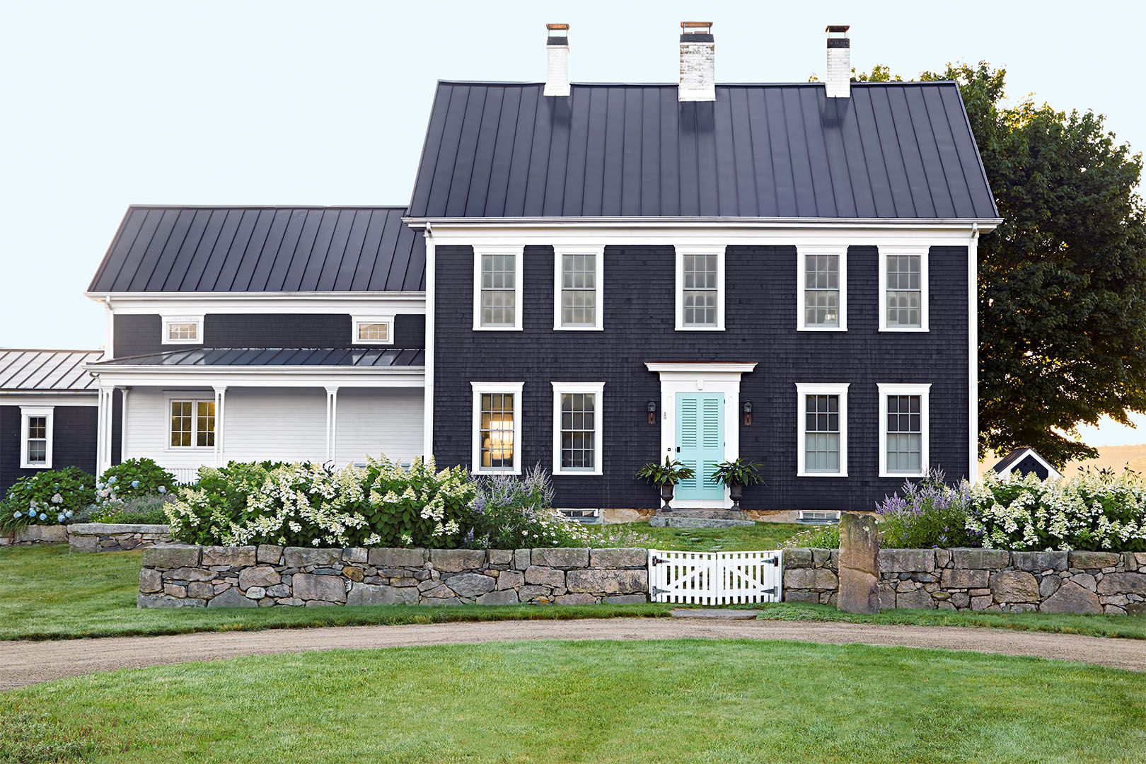 Does Painting Your House a Dark Color Make It Hotter?
