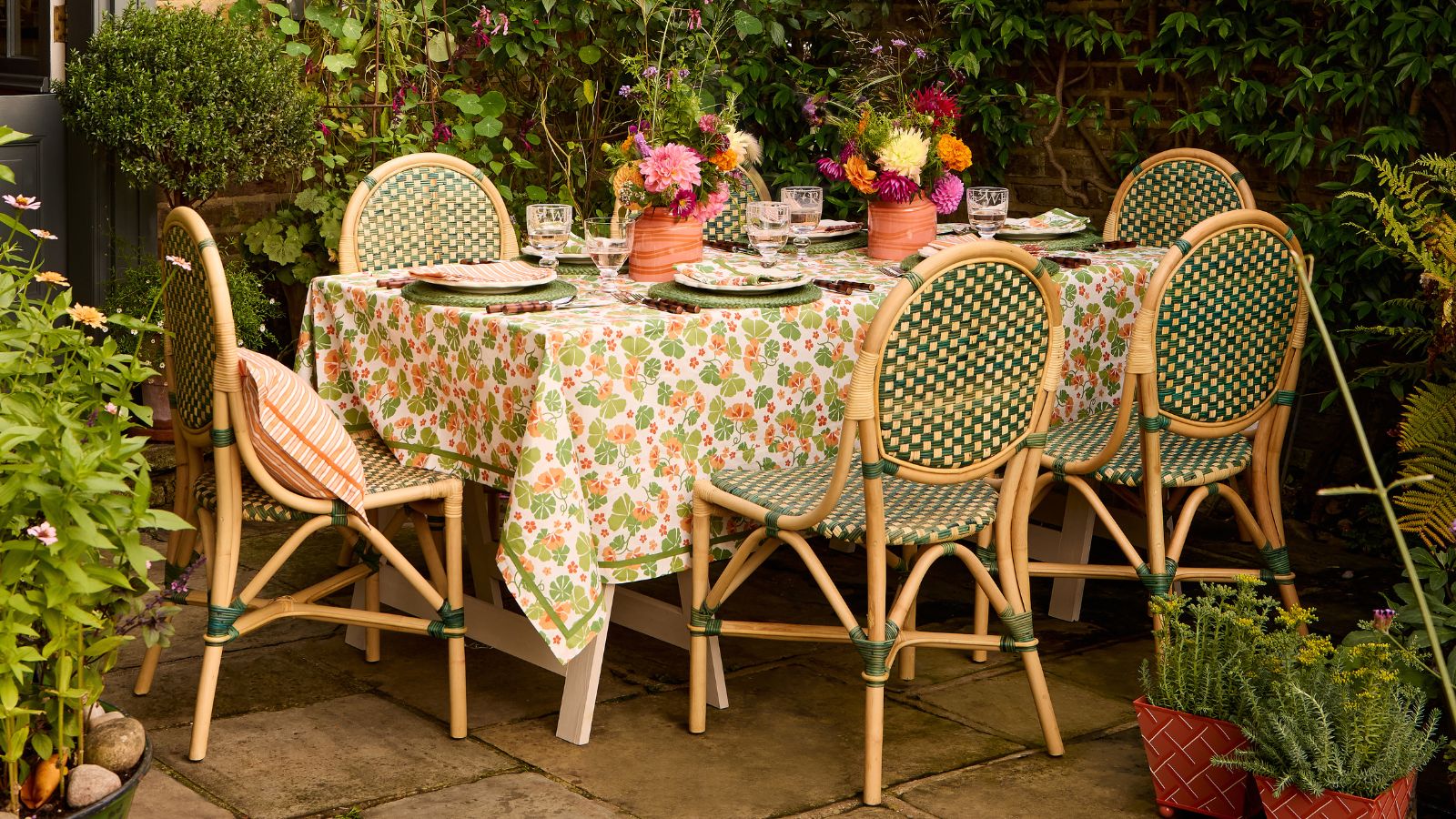 How to style a summer garden party | Homes and Gardens