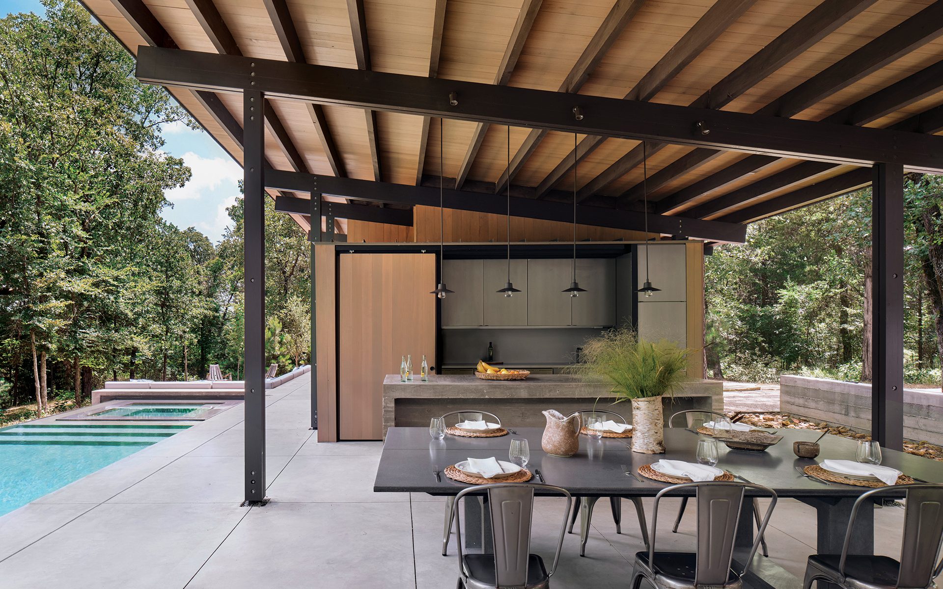 Outdoor Kitchen Design Trends: Creating Your Dream Outdoor Living Space in Dallas-Fort Worth - Tropix Pools