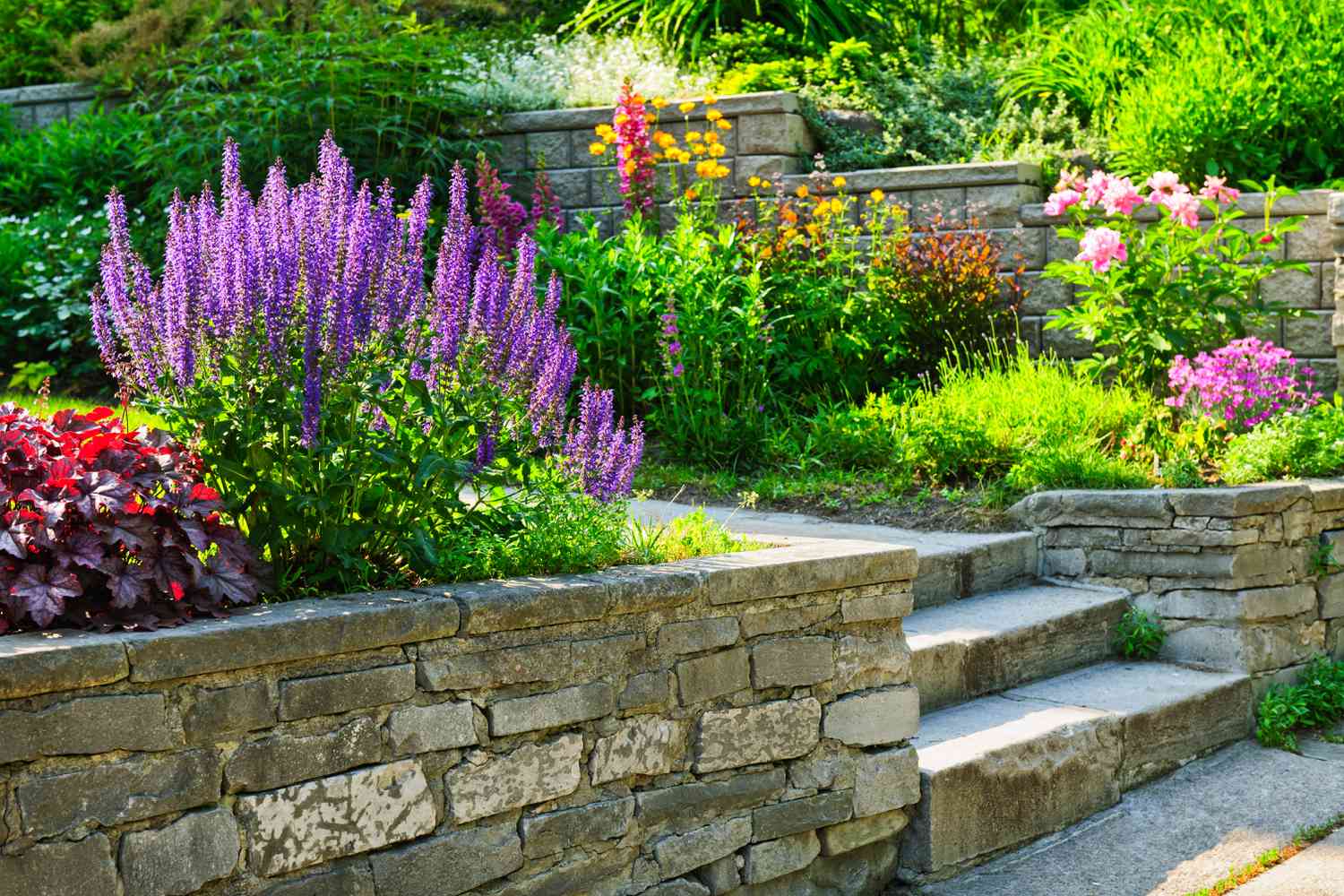 10 Small Front Yard Landscaping Ideas That Make a Big Impact, According to Designers