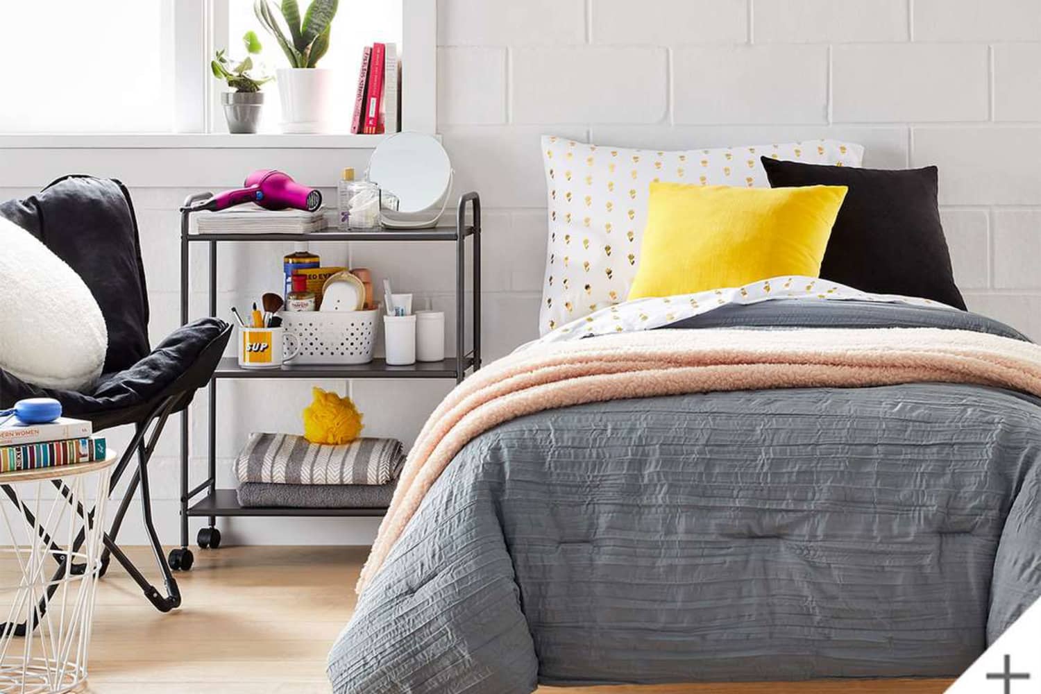 10 Tips for Organizing Your Tiny Dorm Room | Apartment Therapy