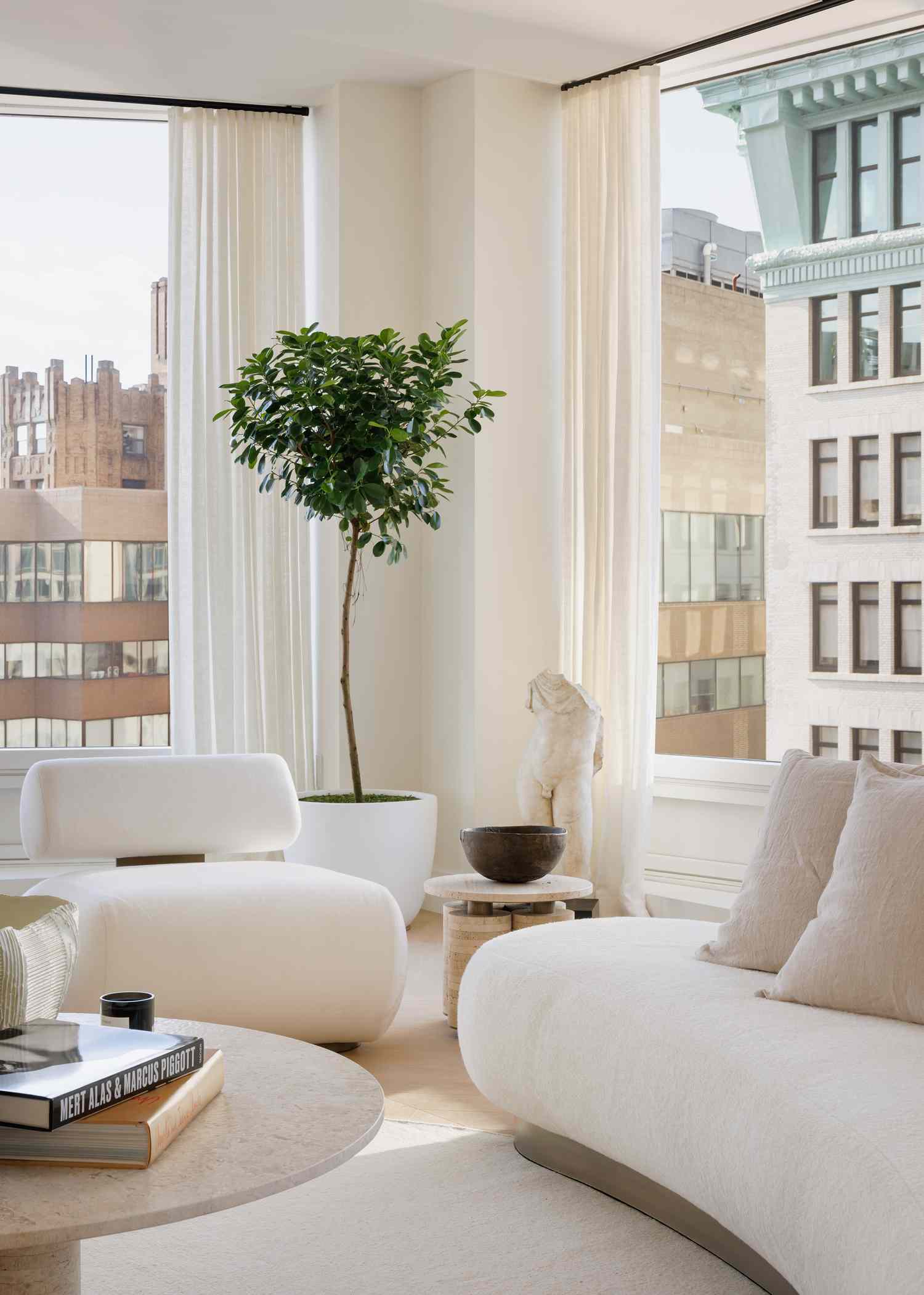 14 Minimalist Living Room Ideas for a Serene Space