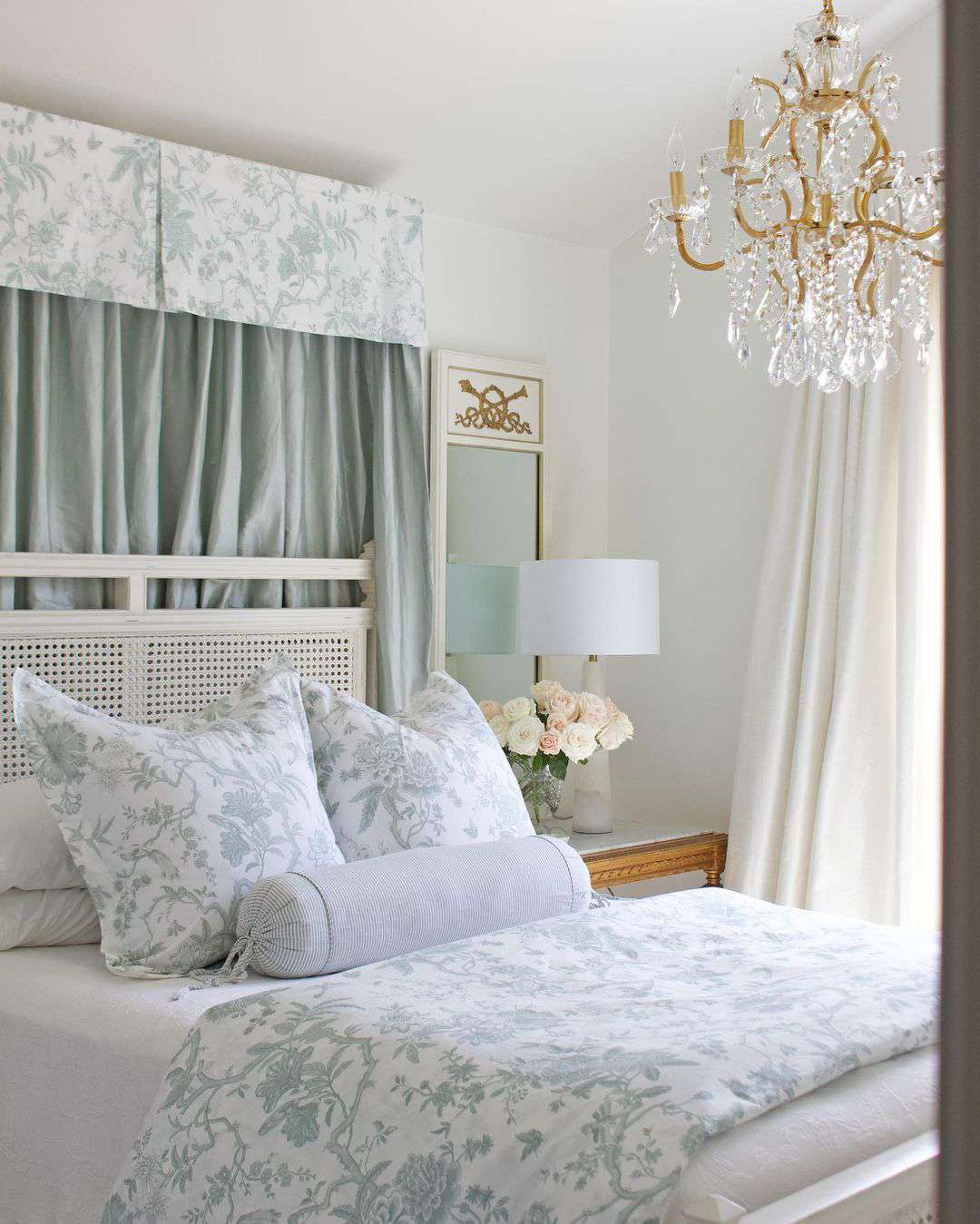 17 Ways to Put Curtains Behind a Bed and Make It Look Good