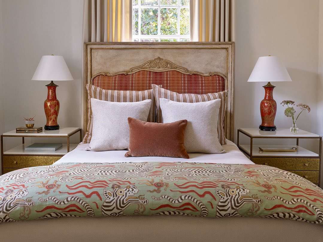 17 Ways to Put Curtains Behind a Bed and Make It Look Good