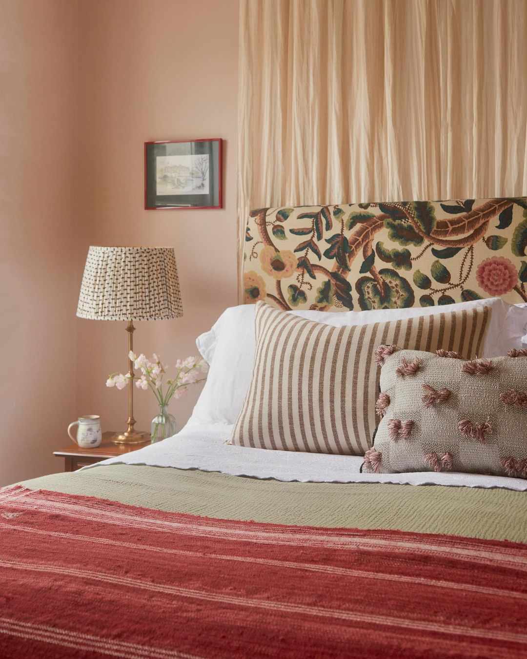 17 Ways to Put Curtains Behind a Bed and Make It Look Good